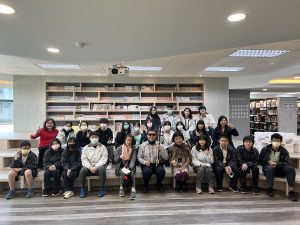 111-1圖書館小志工期末感恩餐會暨「二胡與生活」藝文講座代表照片