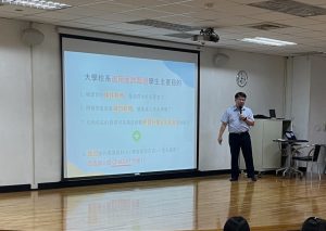 1130402 高三生涯小講堂-大學面試技巧說明-104人力銀行黃榮春教育長主講代表照片