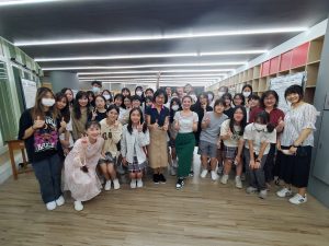 112學年度高中雙語-自然探究與實作期中成果發表代表照片