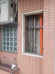 多功教室五後走廊維修門脫落