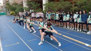 國八班際拔河比賽代表照片