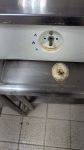 烹飪教室四號桌瓦斯爐旋鈕裂開