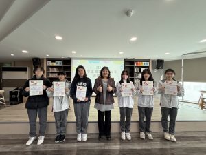 20240106 手繪藏書票比賽、中學生網站頒獎代表照片