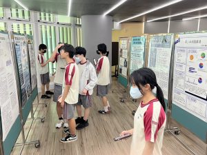 112學年度第二學期高一校訂必修成果靜態海報展代表照片